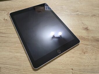Ipad 6 32gb plnefunkcny v peknom stave na displeji niesu zia - 3