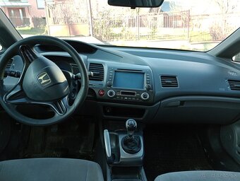 Honda Civic 7g 1.8 benzin - 3