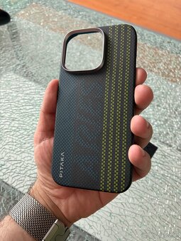 Pitaka Aries NoProblemo Luminous aramid case iPhone 16 Pro - 3