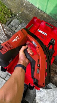 Plynová klincovačka Hilti GX120 - 3