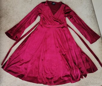 Vintage spoločenské zamatové bordové šaty
red velvet - 3