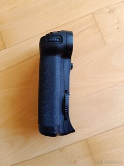Nikon MB-D10 - 3