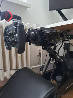 Playseat F1 sedačka s Moza R16 a volantom Moza GS V2P - 3