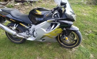 Honda CBR600 F - 3