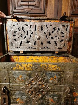 Original renesančna truhlica na predaj - 3