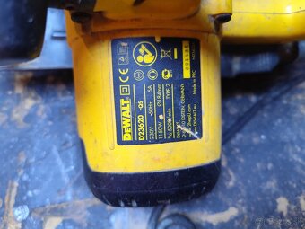 Ručná kotúčová píla DEWALT 1150W - 3