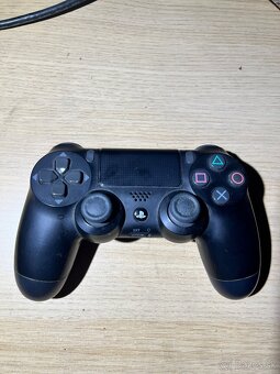 PlayStation 4 - 3