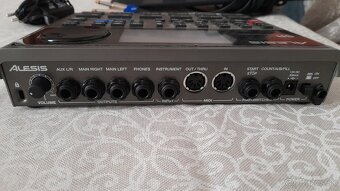 ALESIS SR18 - 3