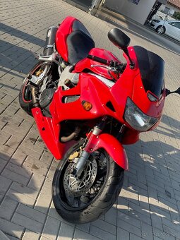Honda VTR 1000F - 3