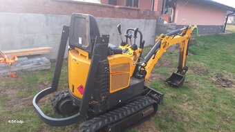 Bobcat E08 - 3
