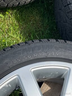 Audi elektróny so zimnými pneumatikami - 3