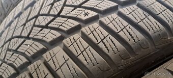 Predám 4ks pekné zimné 235/40r19-96V Good Year - 3