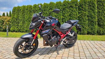 Honda CB750 Hornet - 3