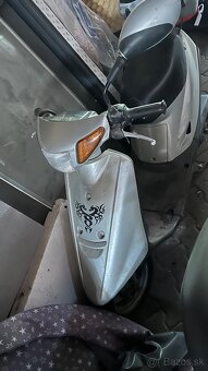 Predam Skuter Yamaha 49 cm3 uloženika stal v garáži 10 rokov - 3
