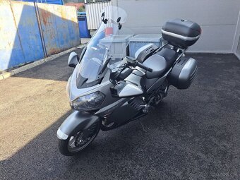 Kawasaki GTR 1400 - 3