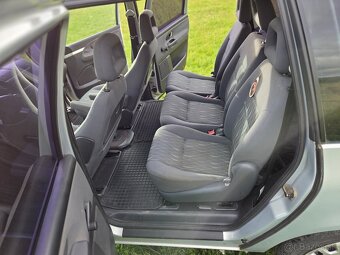 Ford Galaxy, Seat Alhambra, Wolkswagen Sharan - 3