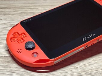 PlayStation Vita Neon Orange SLIM - 3