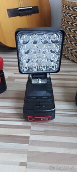 Svietidlo Aku DeWALT+Milwaake+Bosch18V+2xUSB s nabíjaním USB - 3