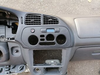 Mitsubishi Lancer/Colt 1996-2003 palubná doska - 3