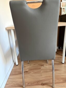 Jedalenske stolicky a stol - 3