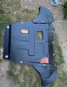 Plech pod motor Ford Focus - 3