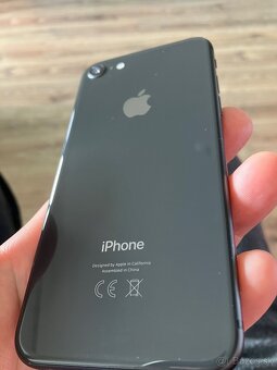 IPHONE 8 - 3