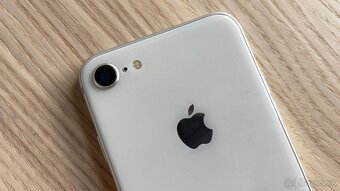 Apple iPhone 8 biely, 64 GB + extra tvrdené sklo - 3