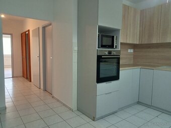 PRENÁJOM - Veľký 2 izbový byt s balkónom - 3