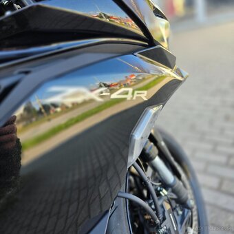 Kawasaki Ninja ZX-4R čierna - 3