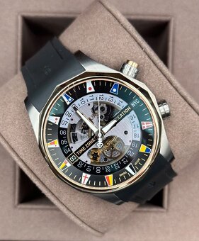 Corum, model Worldtimer Legend, original hodinky - 3