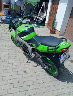 Kawasaki Ninja ZX6R - 3