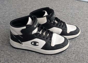 Botasky Champion č. 40 - 3