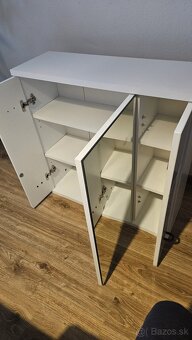 Zavesna kupelnova skrinka na stenu so zrkadlom - 3