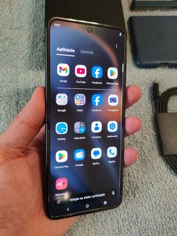 Motorola Razr 60 Pantone Gibraltar Sea 256GB,8GB RAM - 3