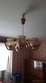 Darujeme sedaciu supravu+stolík + luster+ koberec - 3