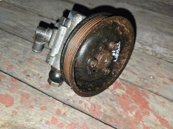 Servočerpadlo VW Passat 8D0145156K - 3