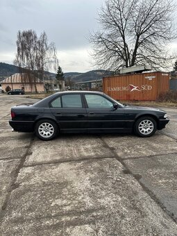 Rozpredam bmw e38 750i - 3