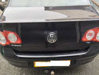 passat b6 1,9 tdi bxe motor, zadny naraznik, interier, sklo - 3