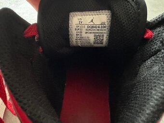 Detské tenisky Nike Air Jordan 1 Mid 32 - 3