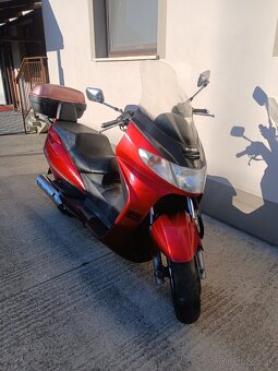 Suzuki Burgman 400 - 3