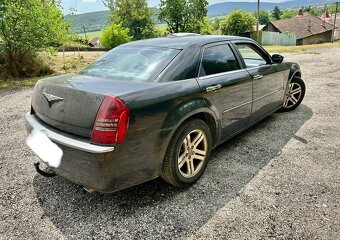 Rozpredam na N.D EU Verzia Chrysler 300C Sedan Limuzína - 3