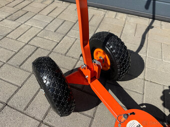 Pluhová lopata na sneh na kolesách značky FUXTEC - 3