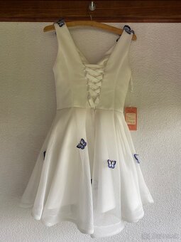 Krátke biele spoločenské šaty - 3