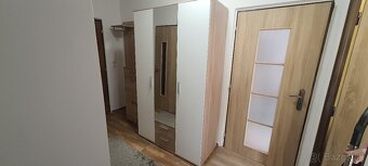 Šatníková skriňa - 3