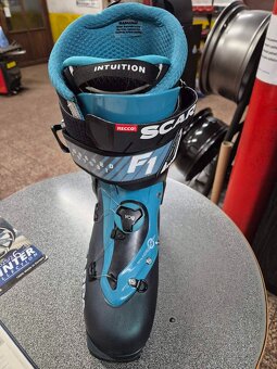 Lyže , lyžiarky, - 3