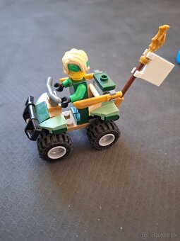 Stavebnice LEGO a Playtive - 3