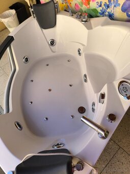 Masážna vaňa s rádiom - 3