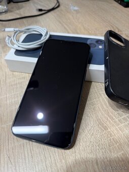 iPhone 13 Midnight 128GB Top stav - 3