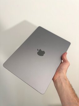 MacBook Air M2 13.6” 8GB RAM / 256GB SSD - 3