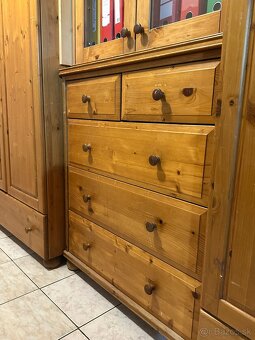 Drevená skriňa a komody - 3